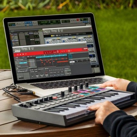 Oxygen Pro Mini (Kutusu Hasarlı)